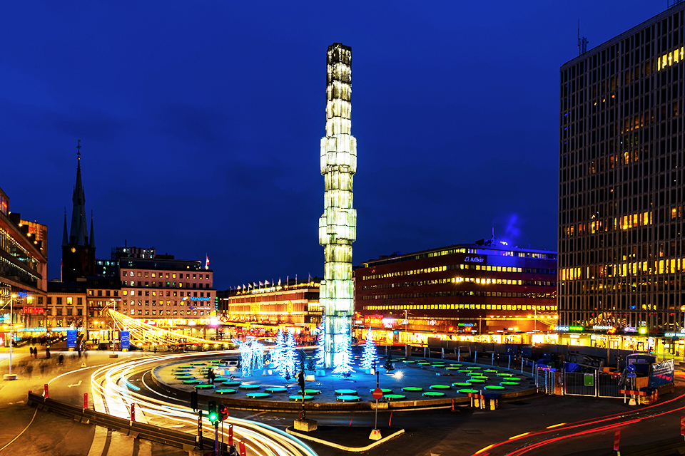 sergelsfontänen på natten.jpg